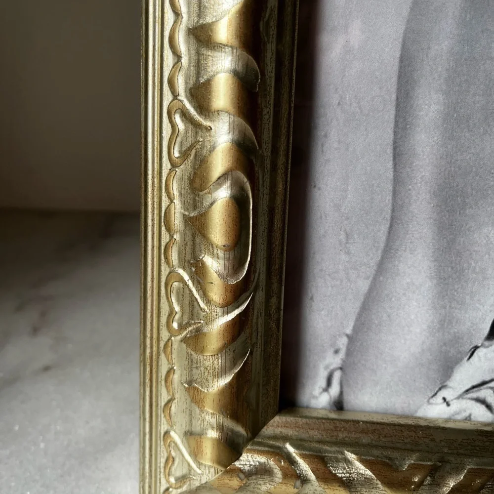 Vintage Gold ornate frame for 8”x10” photo. Vintage
